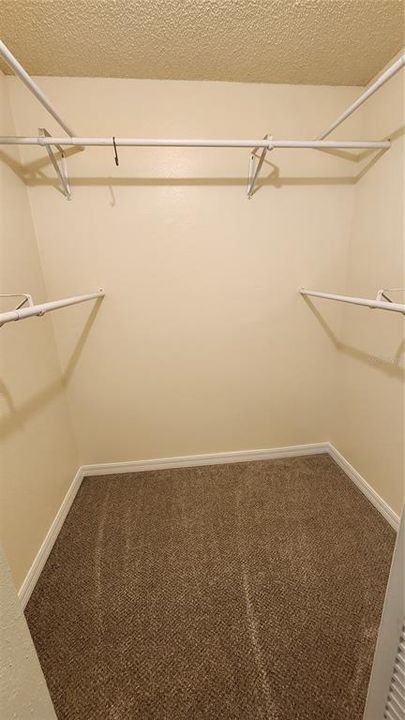 For Sale: $250,000 (2 beds, 1 baths, 855 Square Feet)