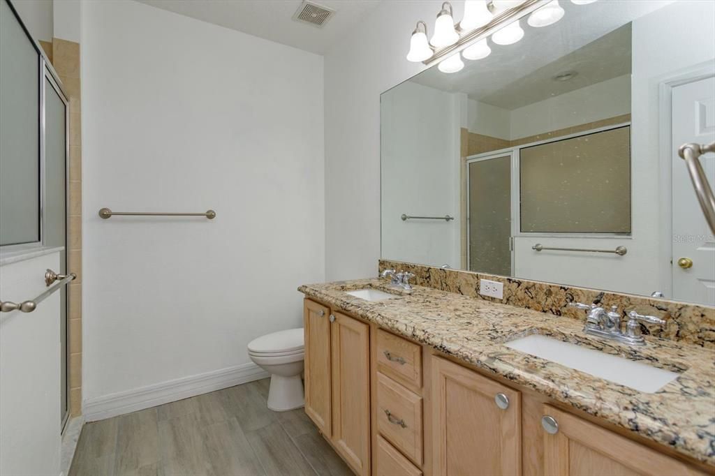 For Sale: $415,000 (2 beds, 2 baths, 1435 Square Feet)