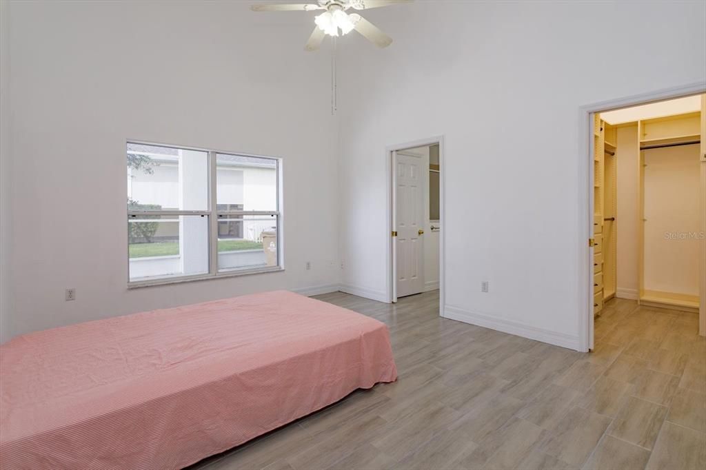 For Sale: $415,000 (2 beds, 2 baths, 1435 Square Feet)