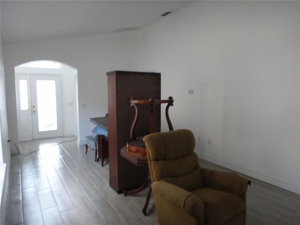 For Sale: $415,000 (2 beds, 2 baths, 1435 Square Feet)