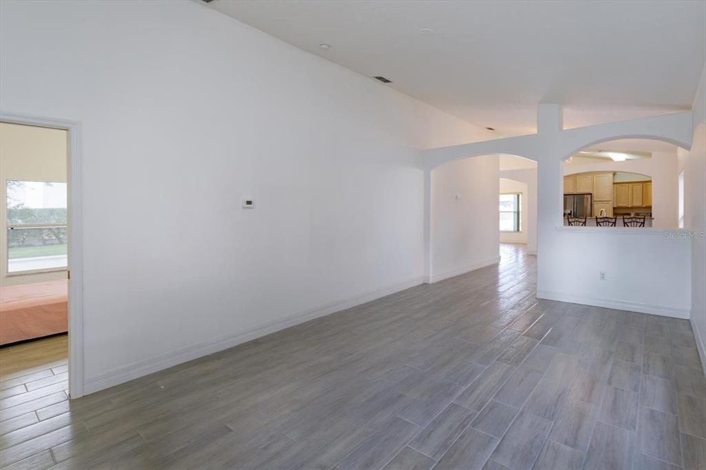 For Sale: $415,000 (2 beds, 2 baths, 1435 Square Feet)