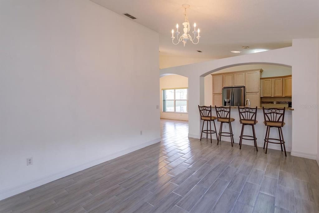 For Sale: $415,000 (2 beds, 2 baths, 1435 Square Feet)