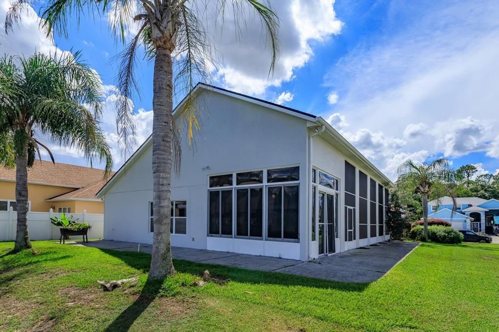 For Sale: $415,000 (2 beds, 2 baths, 1435 Square Feet)