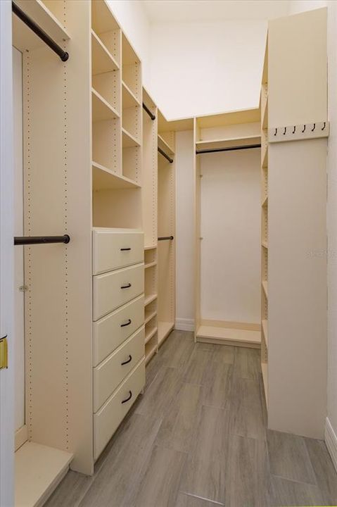 For Sale: $415,000 (2 beds, 2 baths, 1435 Square Feet)
