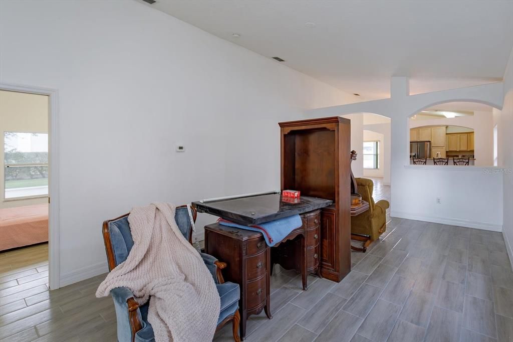 For Sale: $415,000 (2 beds, 2 baths, 1435 Square Feet)