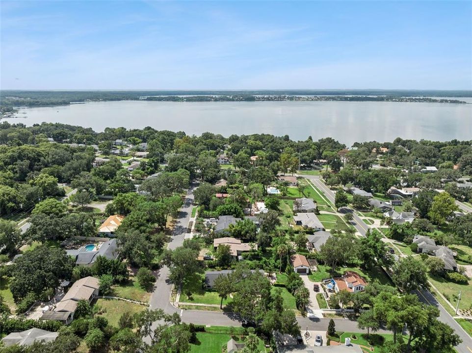 En Venta: $599,000 (3 camas, 3 baños, 1755 Pies cuadrados)