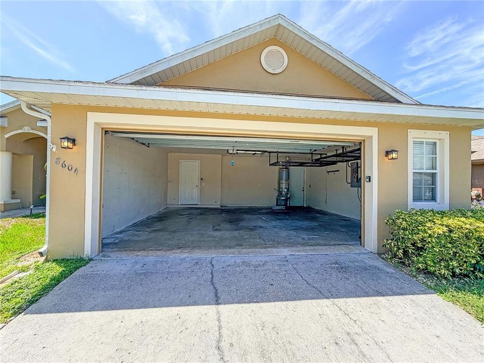 For Sale: $359,900 (3 beds, 2 baths, 1677 Square Feet)