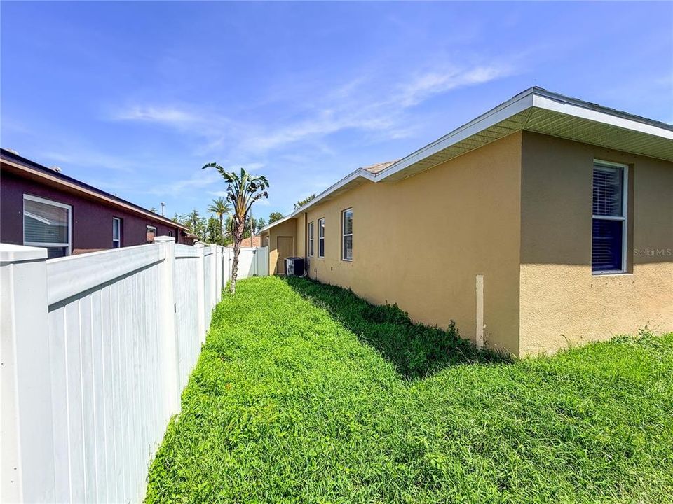 For Sale: $359,900 (3 beds, 2 baths, 1677 Square Feet)