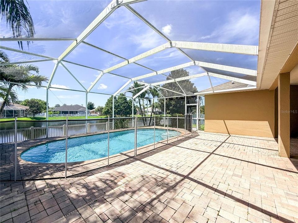 For Sale: $359,900 (3 beds, 2 baths, 1677 Square Feet)