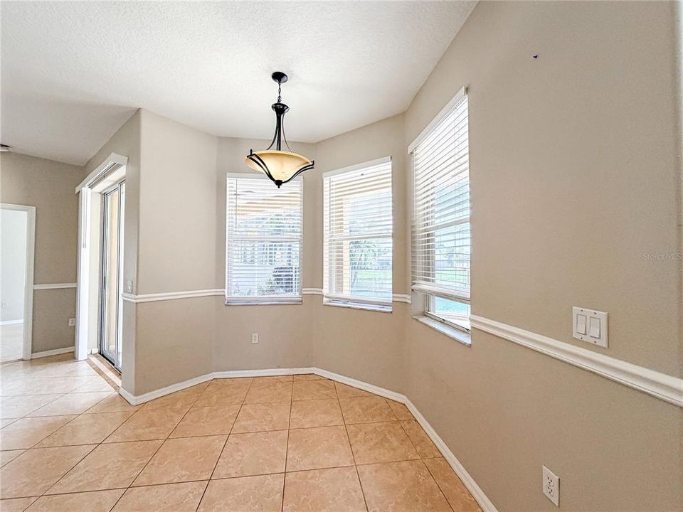 For Sale: $359,900 (3 beds, 2 baths, 1677 Square Feet)