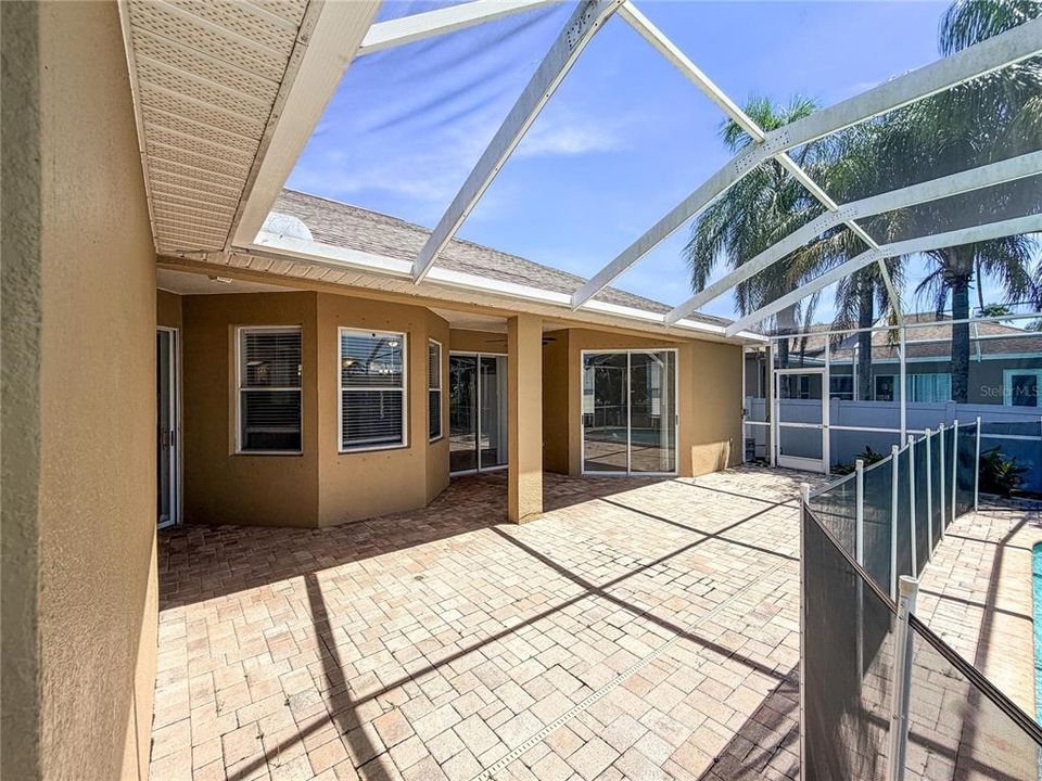 For Sale: $359,900 (3 beds, 2 baths, 1677 Square Feet)