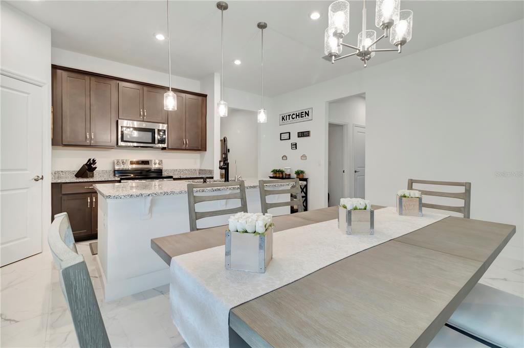 На продажу: $429,000 (4 спален, 3 ванн, 2209 Квадратных фут)