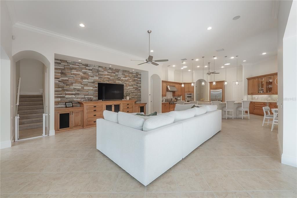 En Venta: $1,295,000 (5 camas, 5 baños, 4922 Pies cuadrados)