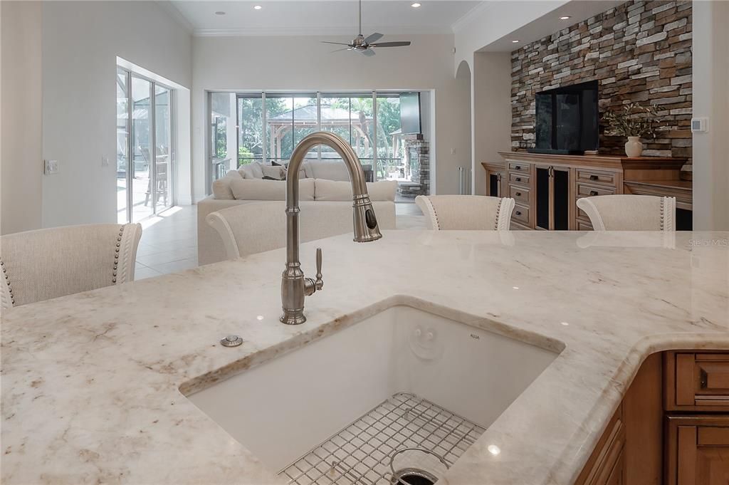 En Venta: $1,295,000 (5 camas, 5 baños, 4922 Pies cuadrados)