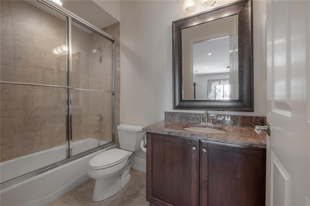 En Venta: $1,295,000 (5 camas, 5 baños, 4922 Pies cuadrados)