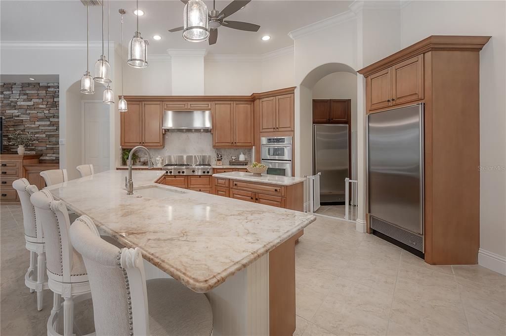 En Venta: $1,295,000 (5 camas, 5 baños, 4922 Pies cuadrados)