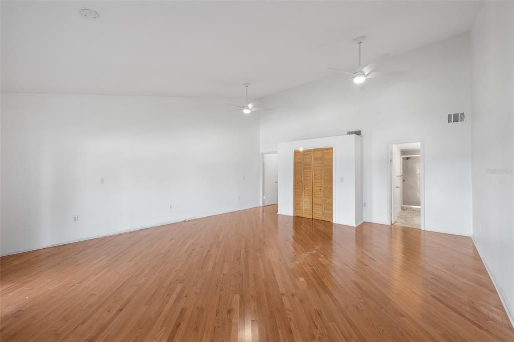 For Sale: $1,025,000 (2 beds, 2 baths, 2000 Square Feet)