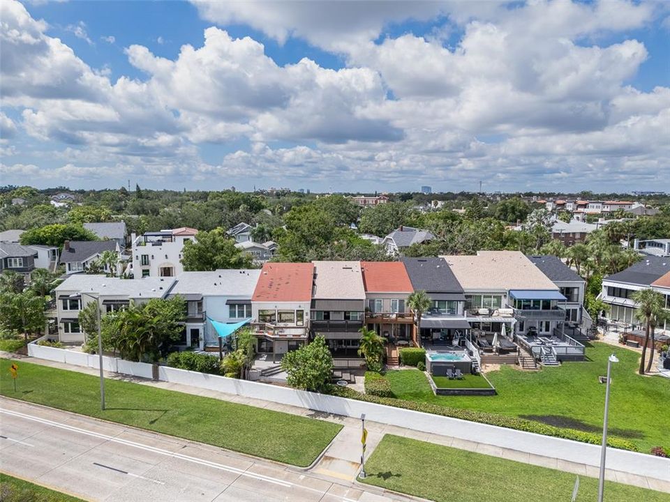 For Sale: $1,025,000 (2 beds, 2 baths, 2000 Square Feet)