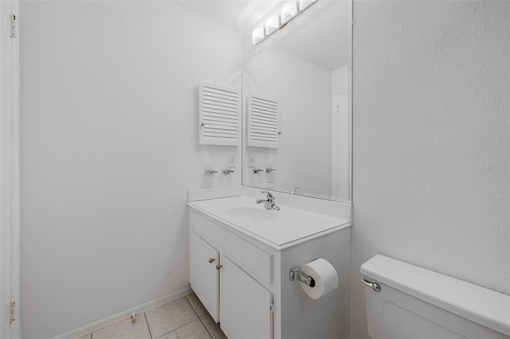 For Sale: $1,025,000 (2 beds, 2 baths, 2000 Square Feet)
