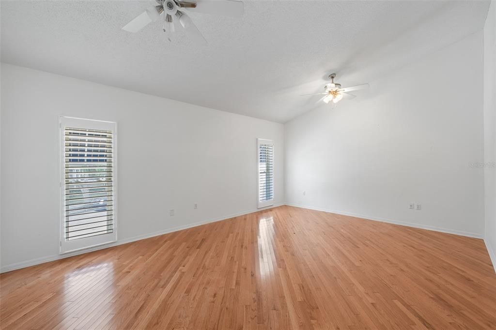 For Sale: $1,025,000 (2 beds, 2 baths, 2000 Square Feet)