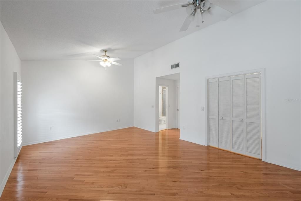 For Sale: $1,025,000 (2 beds, 2 baths, 2000 Square Feet)