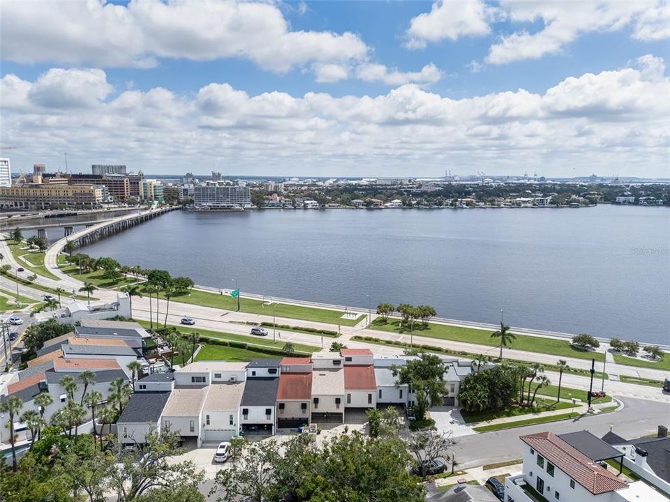 For Sale: $1,025,000 (2 beds, 2 baths, 2000 Square Feet)