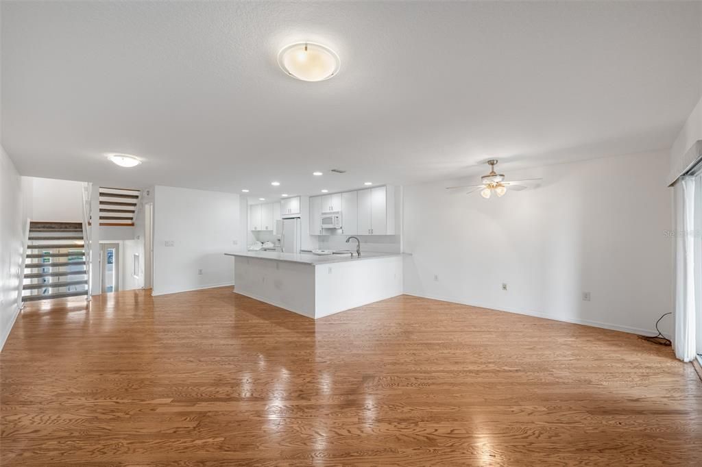 For Sale: $1,025,000 (2 beds, 2 baths, 2000 Square Feet)