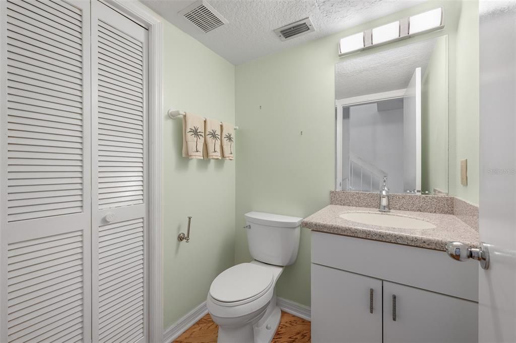 For Sale: $1,025,000 (2 beds, 2 baths, 2000 Square Feet)