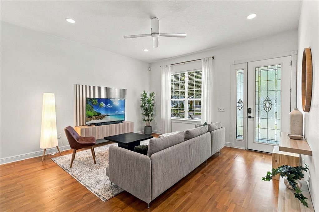 For Sale: $520,000 (3 beds, 2 baths, 1641 Square Feet)