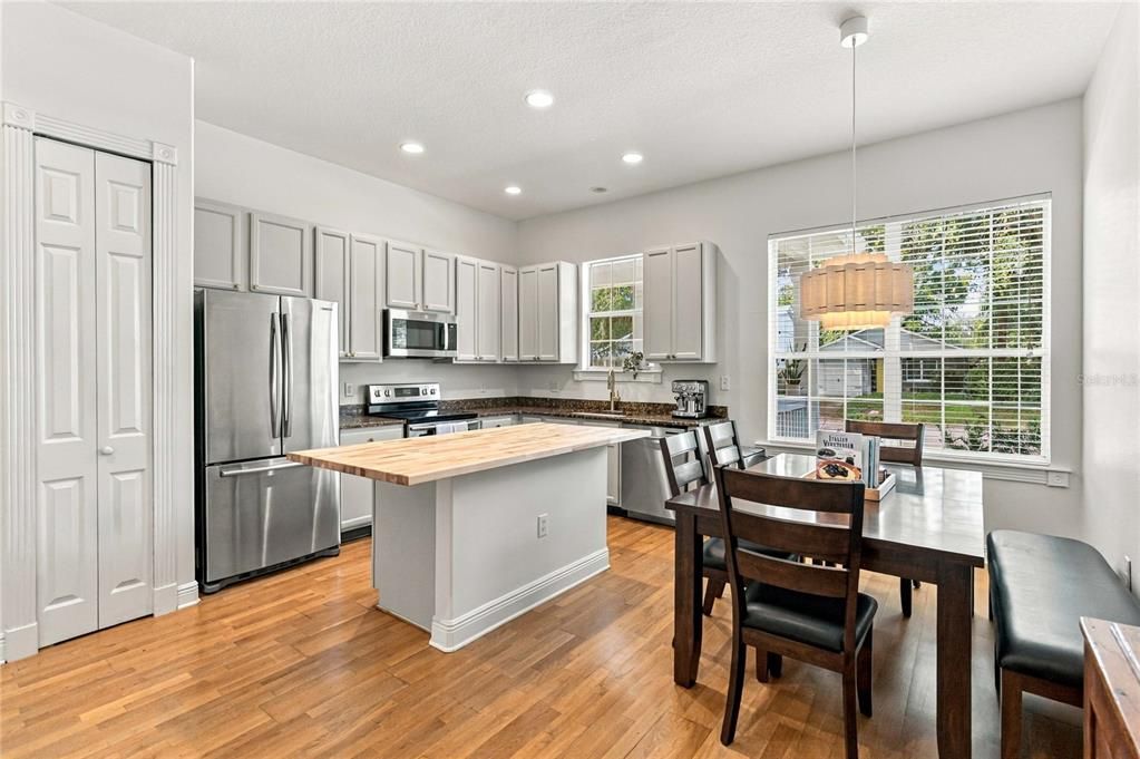 For Sale: $520,000 (3 beds, 2 baths, 1641 Square Feet)