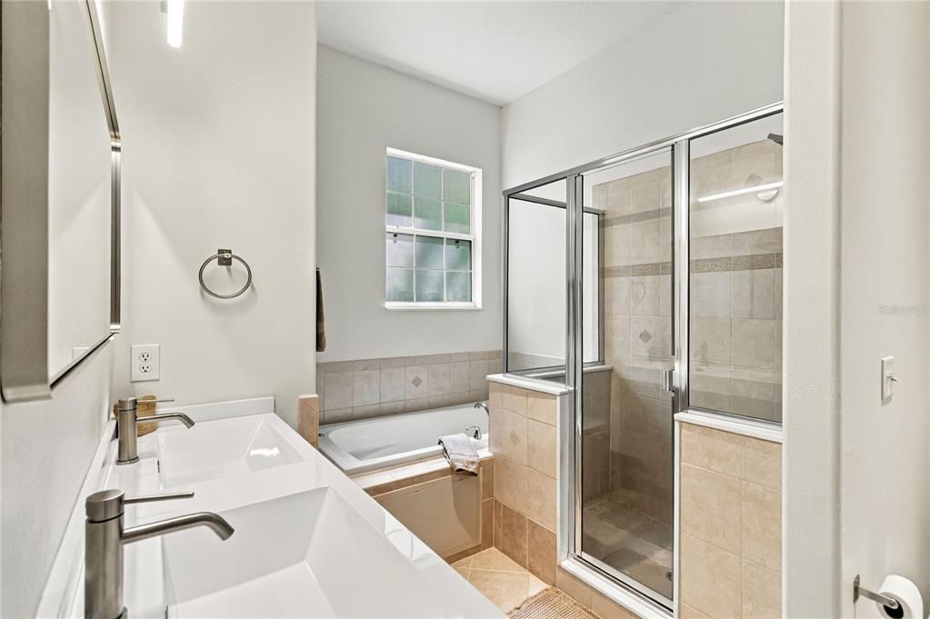 For Sale: $520,000 (3 beds, 2 baths, 1641 Square Feet)