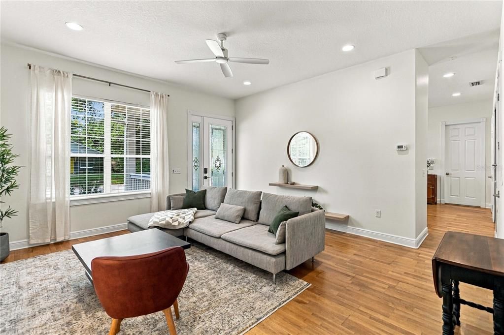 For Sale: $520,000 (3 beds, 2 baths, 1641 Square Feet)
