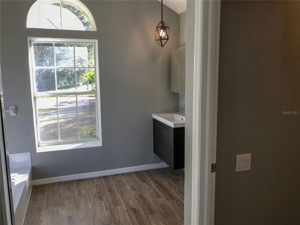 For Rent: $3,600 (4 beds, 3 baths, 2357 Square Feet)