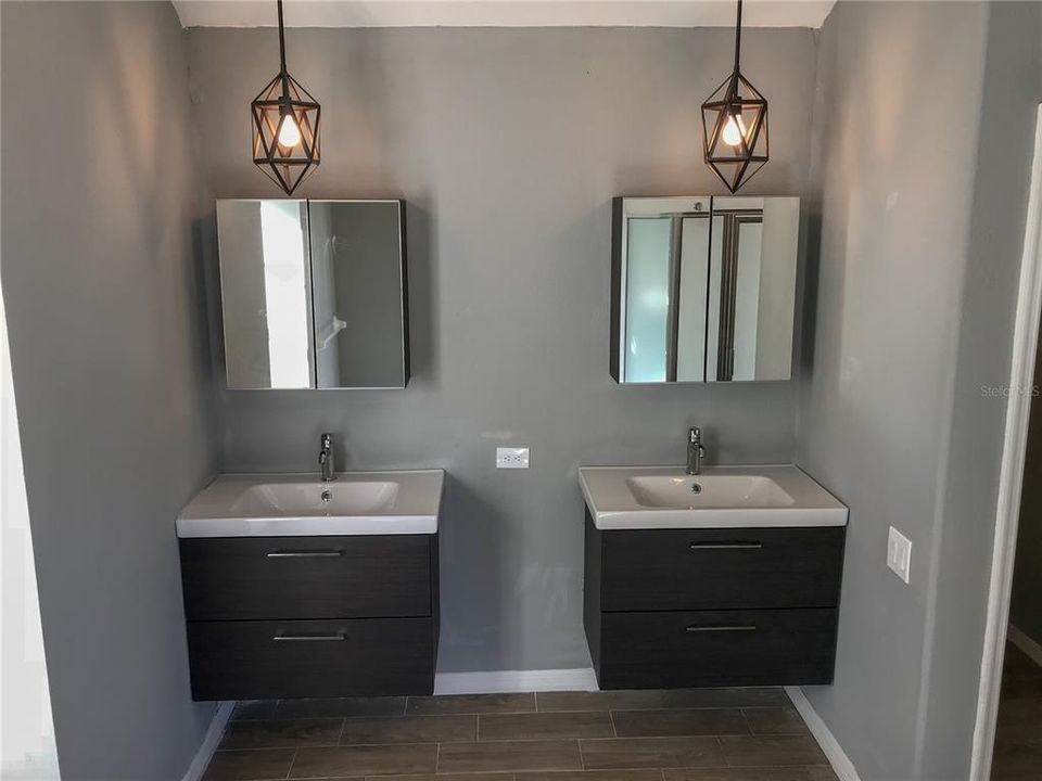 For Rent: $3,600 (4 beds, 3 baths, 2357 Square Feet)