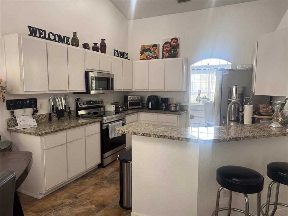 For Sale: $300,000 (3 beds, 2 baths, 1676 Square Feet)