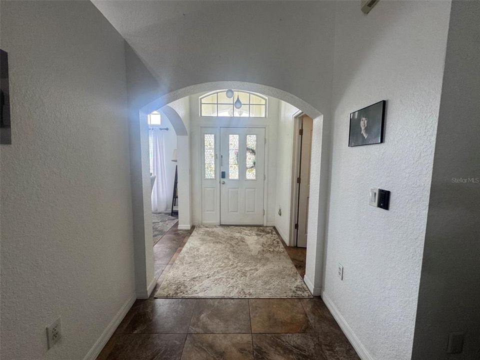 For Sale: $300,000 (3 beds, 2 baths, 1676 Square Feet)