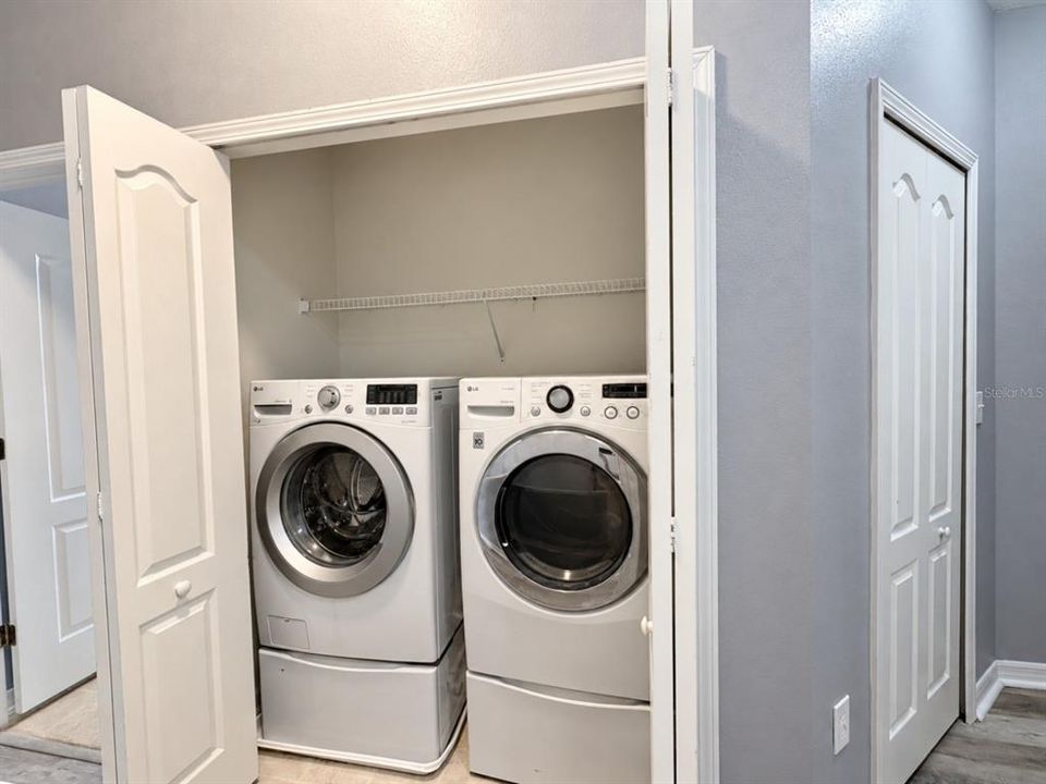 На продажу: $249,900 (3 спален, 2 ванн, 1390 Квадратных фут)