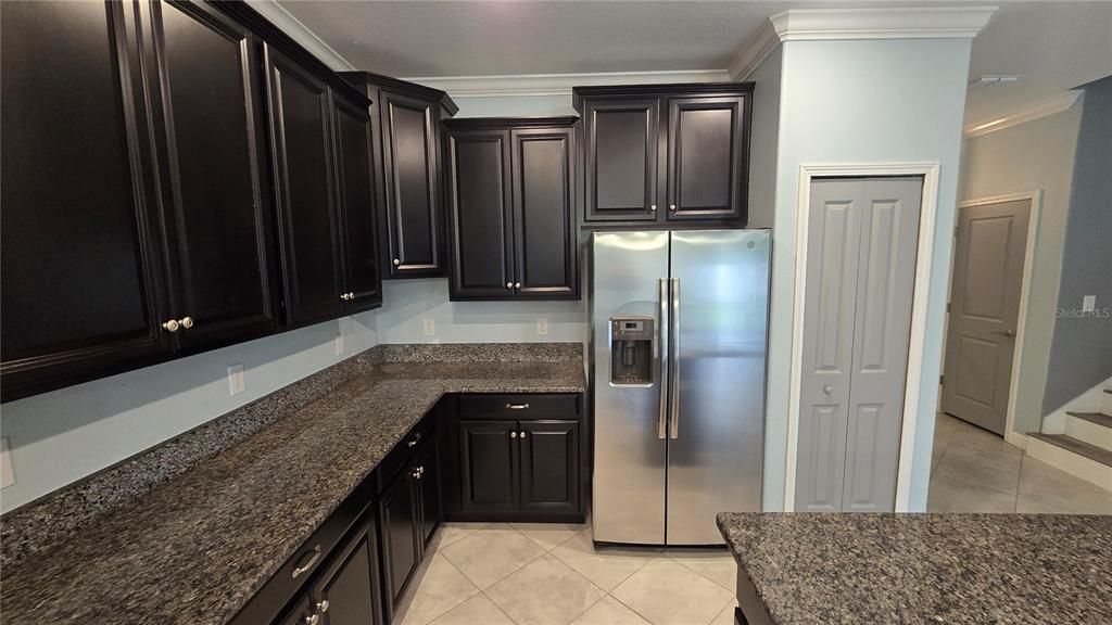 For Sale: $405,000 (4 beds, 3 baths, 2555 Square Feet)