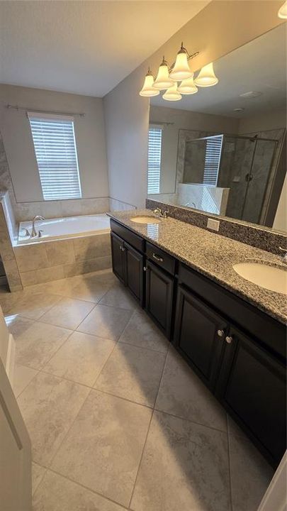 For Sale: $405,000 (4 beds, 3 baths, 2555 Square Feet)