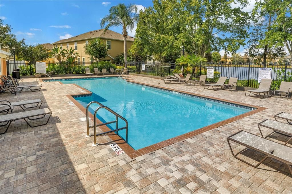 For Sale: $215,000 (2 beds, 2 baths, 1018 Square Feet)
