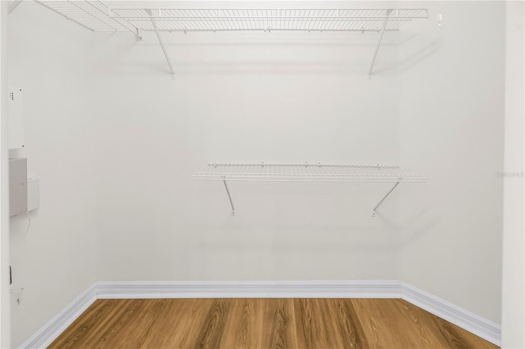 For Sale: $215,000 (2 beds, 2 baths, 1018 Square Feet)
