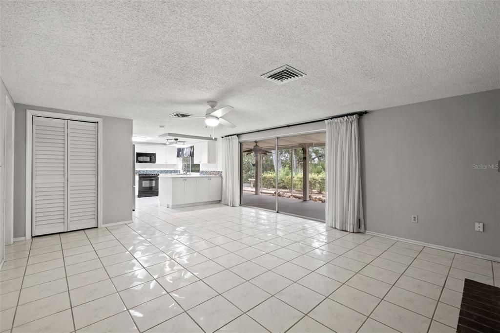 En Venta: $250,000 (2 camas, 2 baños, 1512 Pies cuadrados)