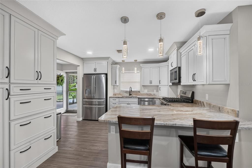 待售: $559,000 (4 贝兹, 3 浴室, 1217 平方英尺)