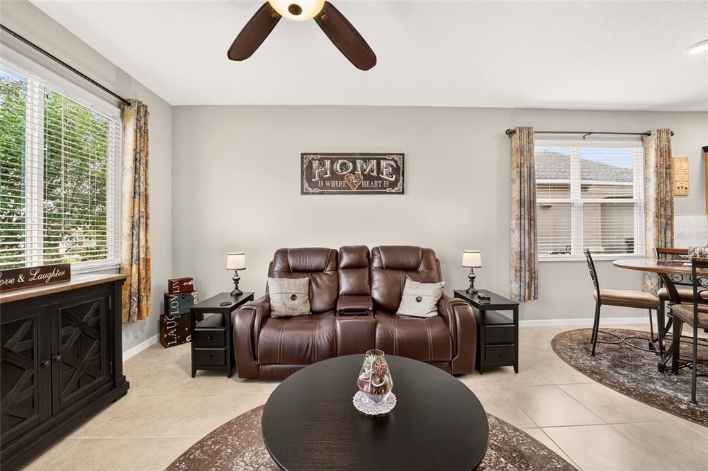 For Sale: $234,900 (2 beds, 2 baths, 1226 Square Feet)