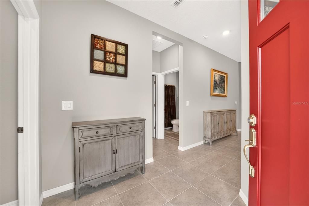 For Sale: $234,900 (2 beds, 2 baths, 1226 Square Feet)