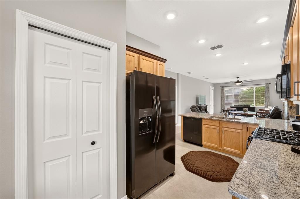 For Sale: $234,900 (2 beds, 2 baths, 1226 Square Feet)