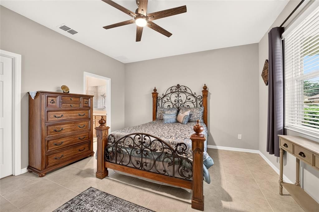 For Sale: $234,900 (2 beds, 2 baths, 1226 Square Feet)