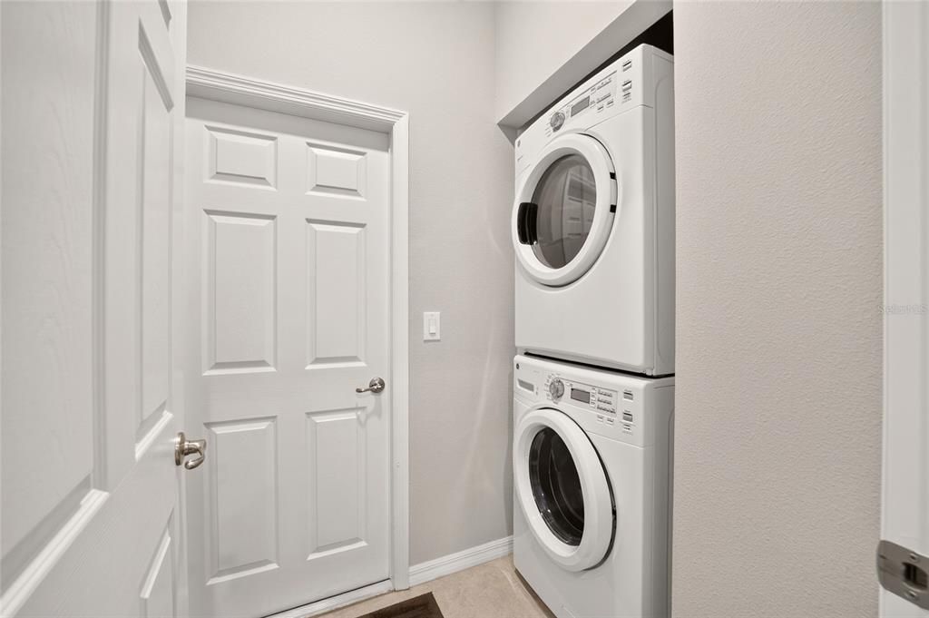 For Sale: $234,900 (2 beds, 2 baths, 1226 Square Feet)