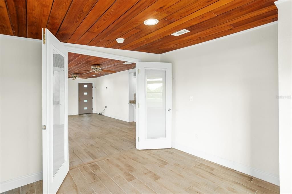 For Rent: $4,995 (3 beds, 2 baths, 1353 Square Feet)