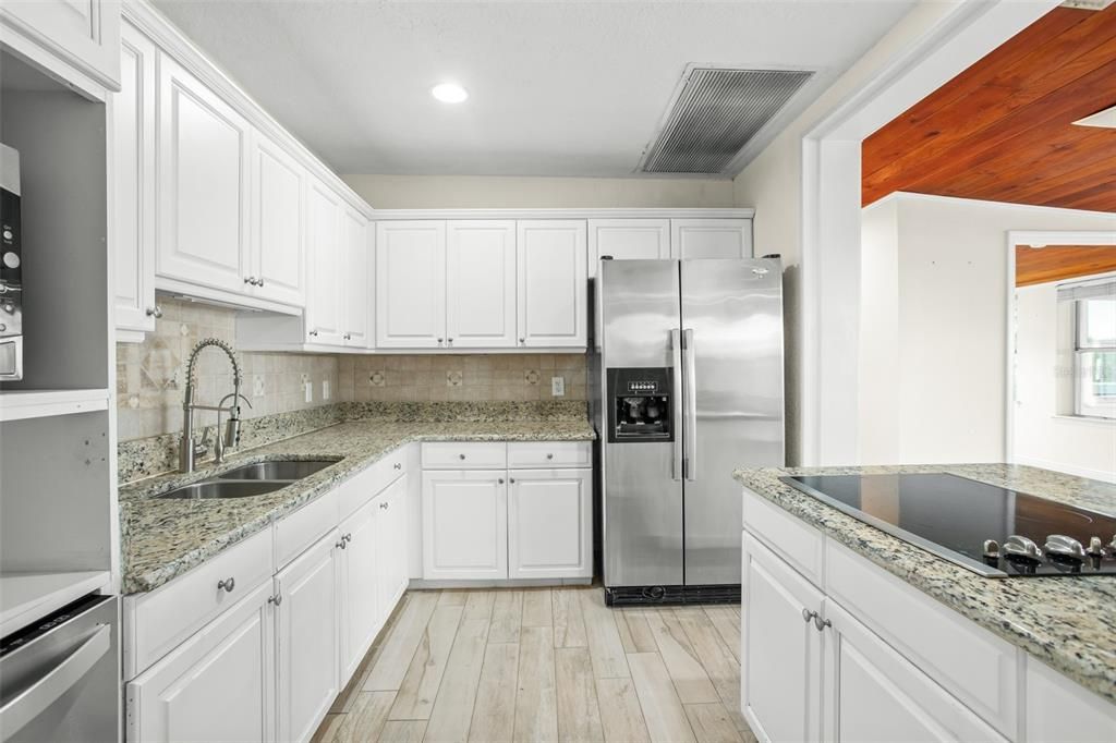 For Rent: $4,995 (3 beds, 2 baths, 1353 Square Feet)